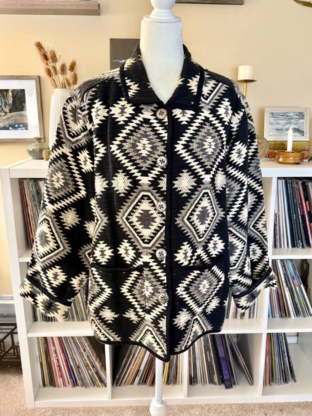 Vintage Jane Ashley Size 2X Quilted Black and White Aztec Woven Button Jacket